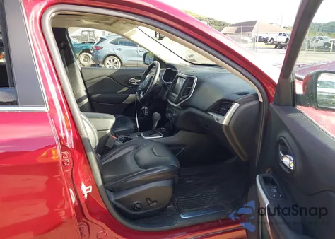 2017 Jeep Cherokee Overland z USA, uszkodzony, nr VIN 1C4PJMJS6HD219925